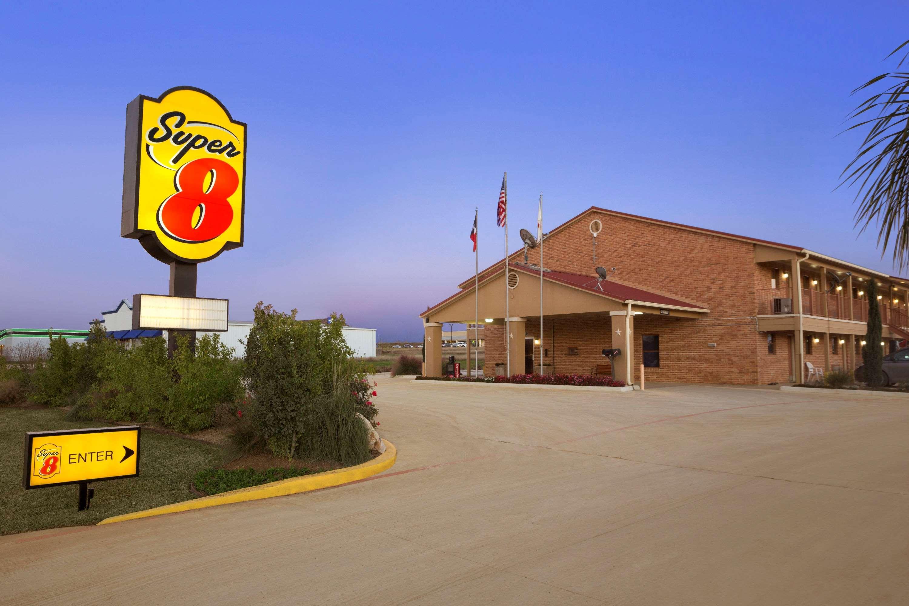 Super 8 By Wyndham Pleasanton Μοτέλ Εξωτερικό φωτογραφία