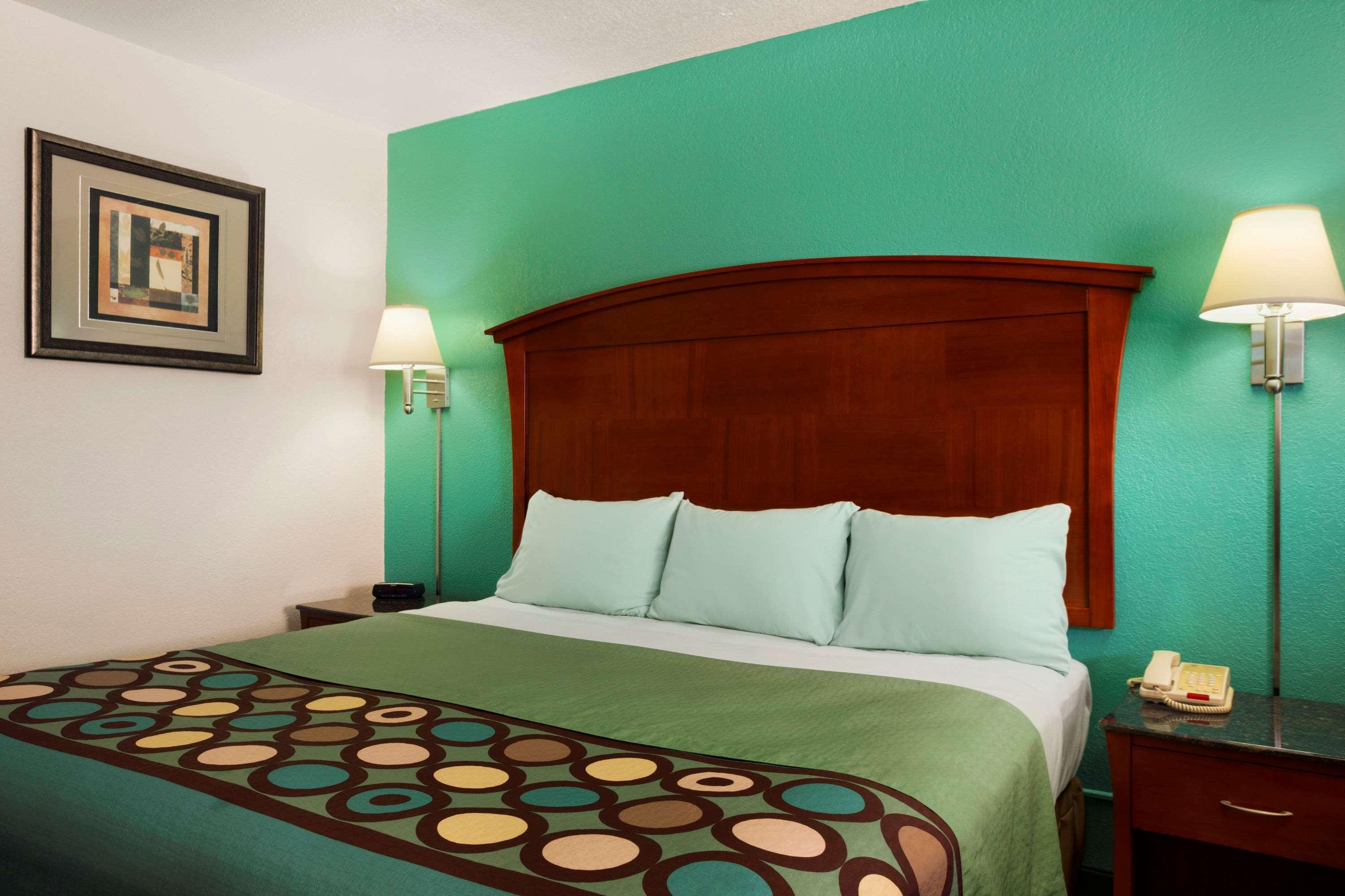Super 8 By Wyndham Pleasanton Μοτέλ Εξωτερικό φωτογραφία