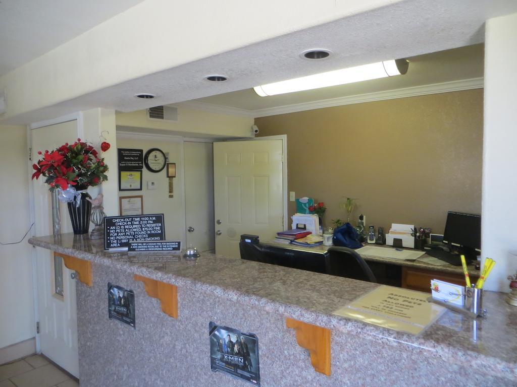 Super 8 By Wyndham Pleasanton Μοτέλ Εξωτερικό φωτογραφία