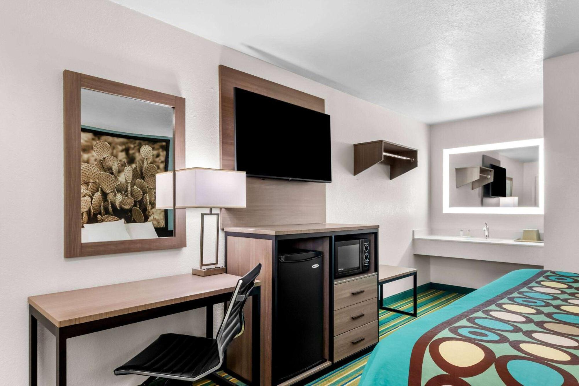 Super 8 By Wyndham Pleasanton Μοτέλ Εξωτερικό φωτογραφία