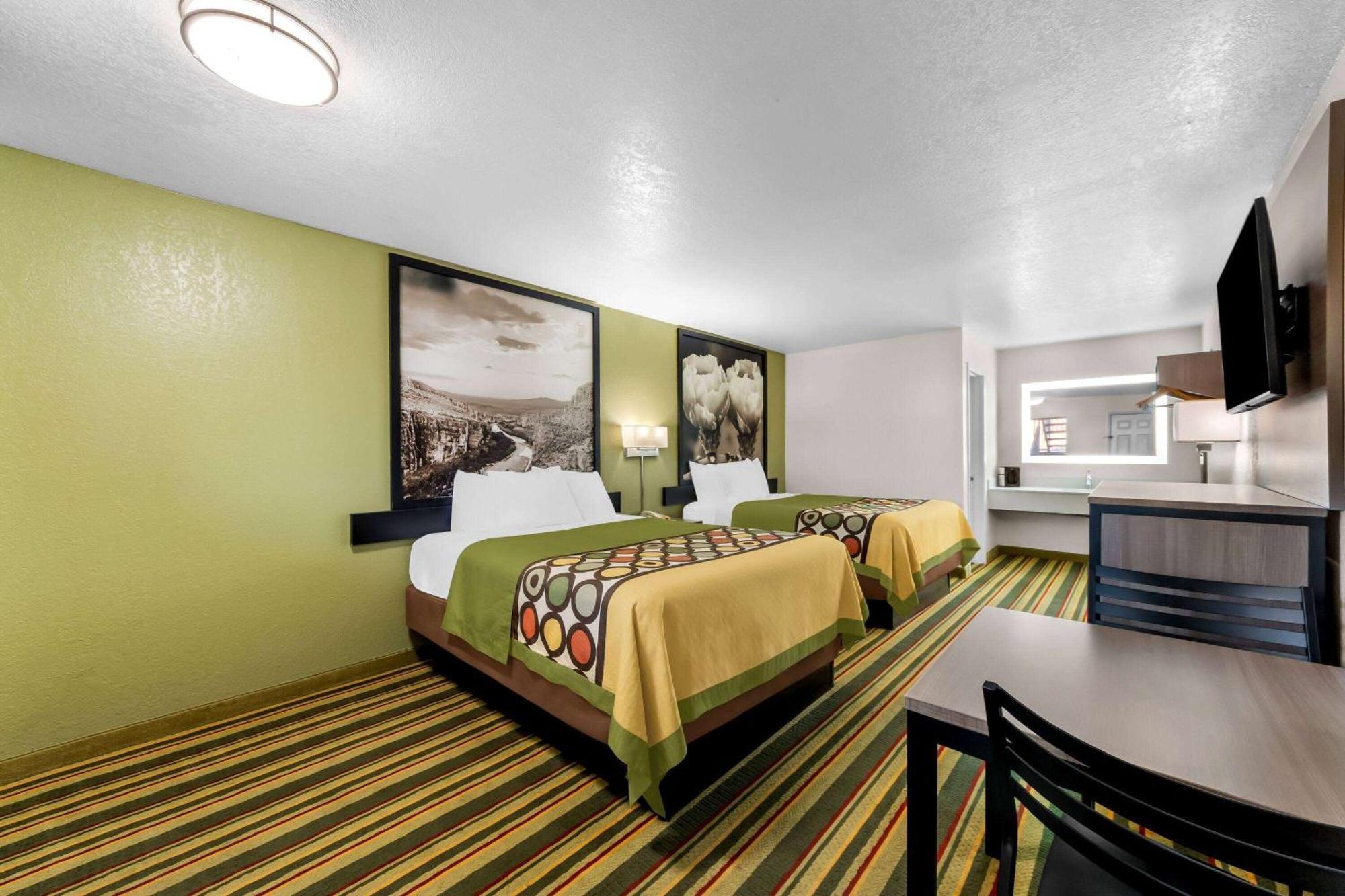 Super 8 By Wyndham Pleasanton Μοτέλ Εξωτερικό φωτογραφία