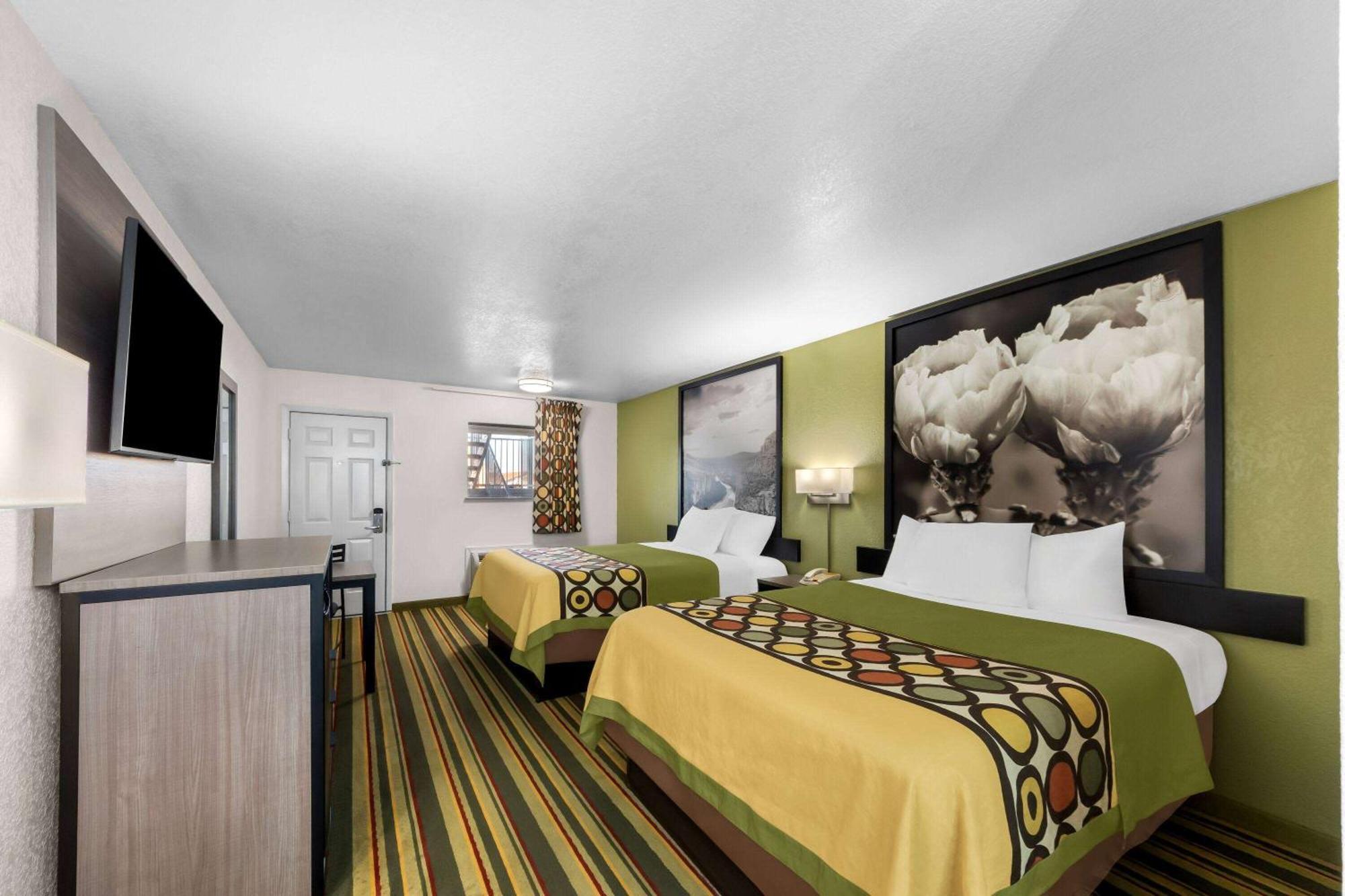Super 8 By Wyndham Pleasanton Μοτέλ Εξωτερικό φωτογραφία