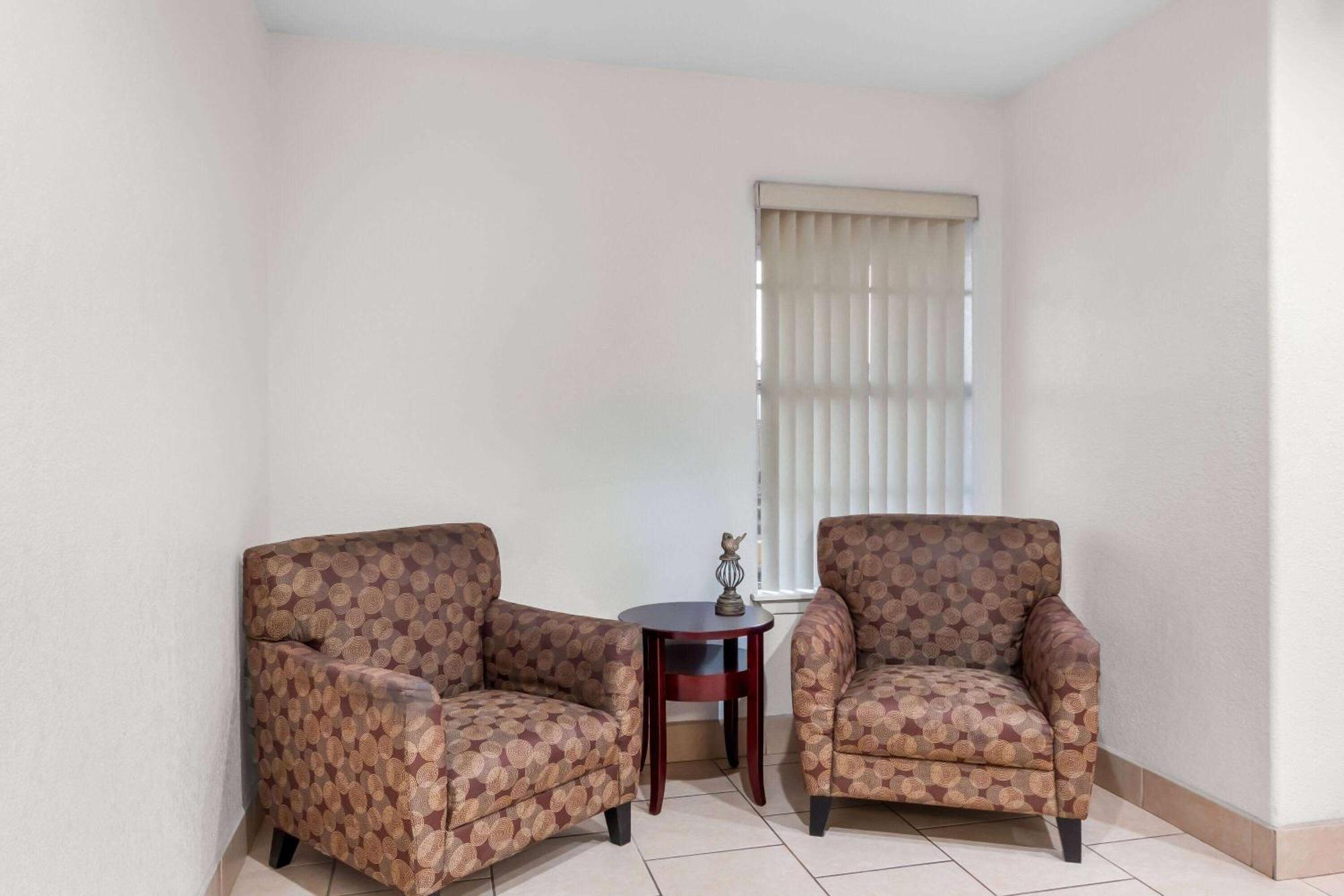 Super 8 By Wyndham Pleasanton Μοτέλ Εξωτερικό φωτογραφία