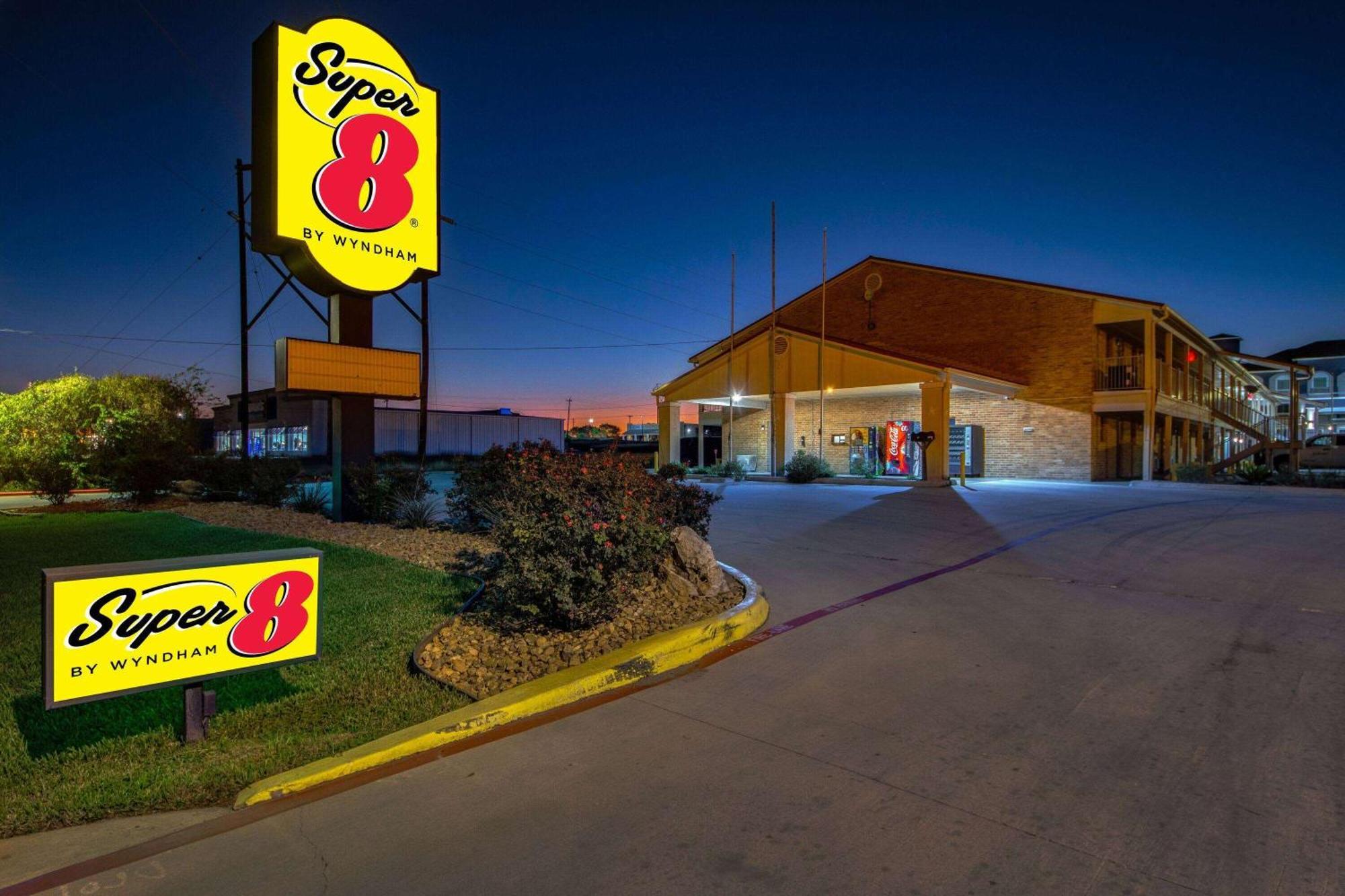 Super 8 By Wyndham Pleasanton Μοτέλ Εξωτερικό φωτογραφία