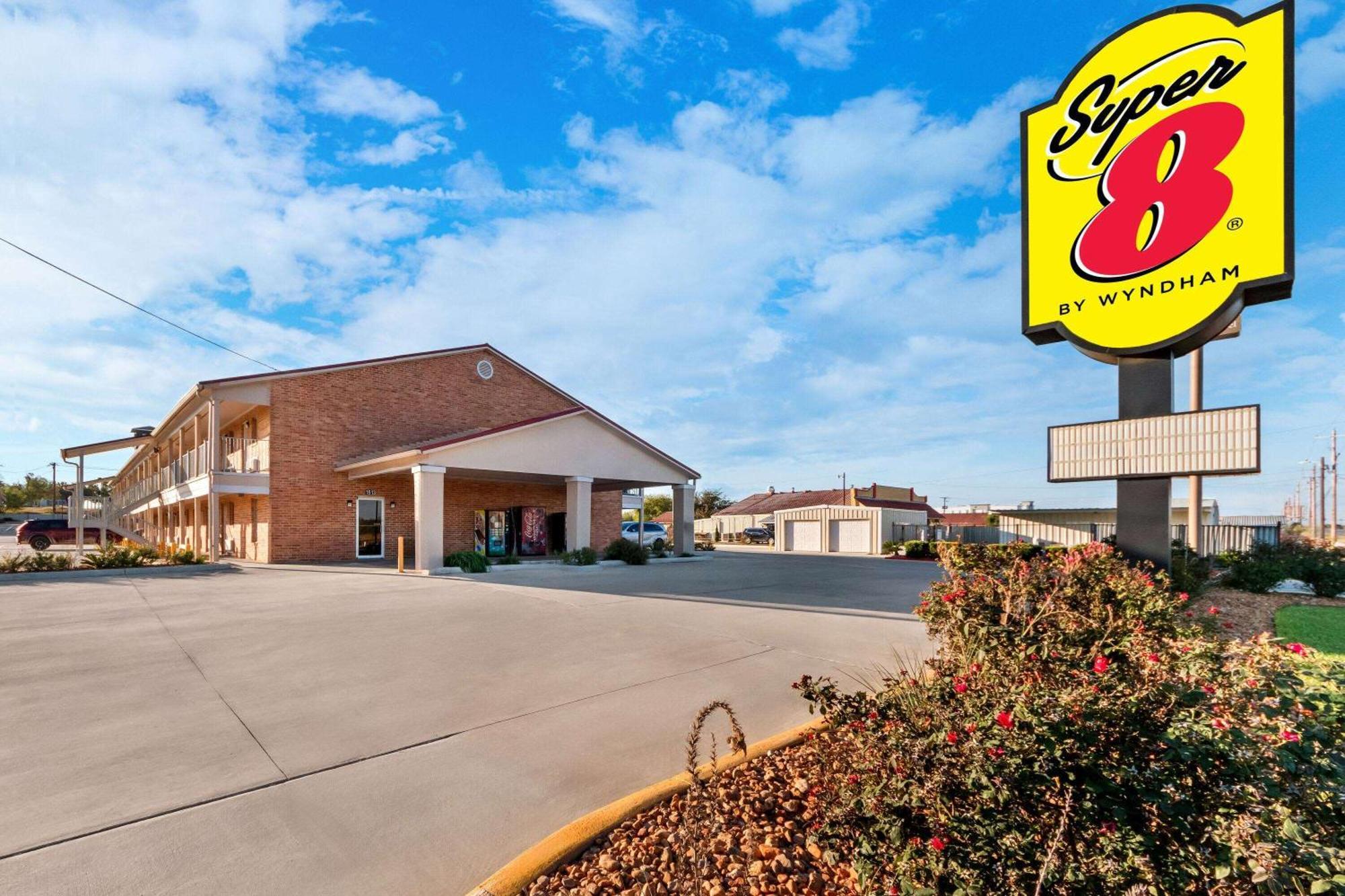 Super 8 By Wyndham Pleasanton Μοτέλ Εξωτερικό φωτογραφία