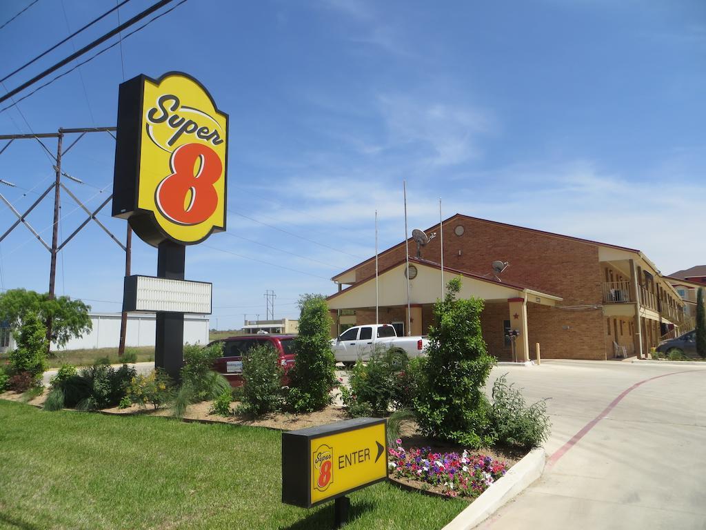 Super 8 By Wyndham Pleasanton Μοτέλ Εξωτερικό φωτογραφία
